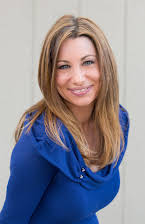 Vicki Goldsmith como Young Joyce