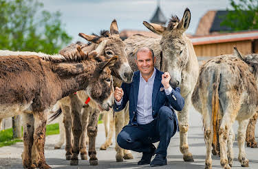 11:55: Eine Zuflucht für Tiere - Gut Aiderbichl | 3SAT | 10/15 2026