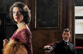 The Lady with the Black Veil, Season 1: Aurora