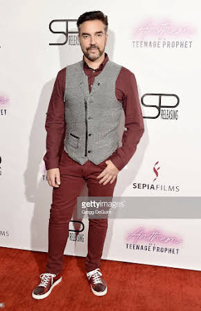 Jeff Marchelletta as 