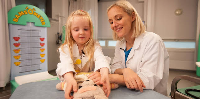 18:30: Bamselegen: 6. Forstoppelse | NRK Tegnspraak | 2/3 2026