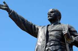 A History of Eastern Europe: Caught between Hitler and Stalin