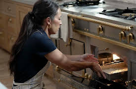 Magnolia Table with Joanna Gaines, Season 1: A Family Tradition