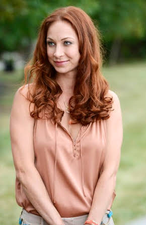 Sadie LeBlanc as Holly