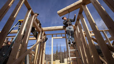1:00 PM: Building Off The Grid (S1) | Discovery Channel | 9/9 2026