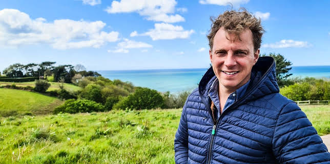 3:35 AM: Walking Wartime Britain | 5 Select | 11/8 2025