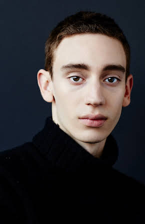 Théodore Pellerin as 
