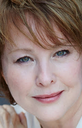 Faye Grant as 