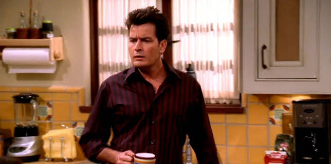 09:35: Two and a Half Men (S2 E6) (S2) | Kanal 9 | 1/2 2026