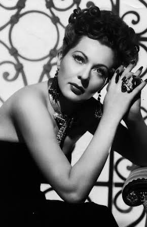 Lisette Verea as 