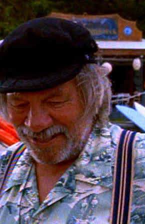 Gus Mercurio as Frank