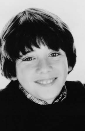 Max Pomeranc as 