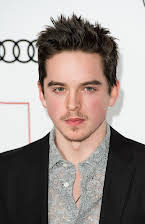 Ferdia Walsh-Peelo como 