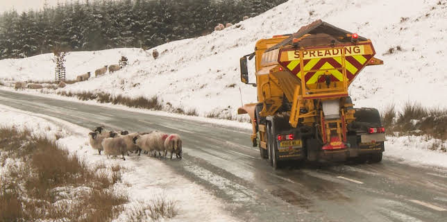 2:00 PM: Winter Road Rescue (S6 E2) (S6) | Paramount | 11/23 2025
