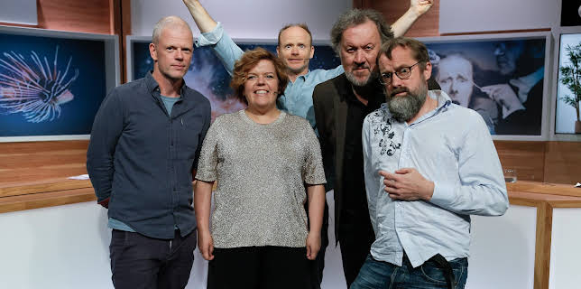 00:30: Brille (S8 E1) (S8) | TVNorge | 1/29 2026