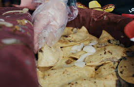 Lucha de antojos season-1: Lucha de antojos - La canasta del sabor