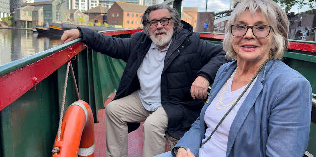 11:05 PM: Ricky, Sue and a Trip or Two | More 4 | 12/25 2025