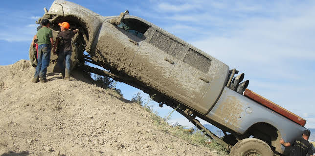 00:15: Diesel Brothers (S1 E4) (S1) | Discovery Channel | 11/12 2025