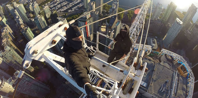 12:00 AM: Seconds From Death: Caught on Camera (S1 E5) (S1) | Paramount | 12/18 2025