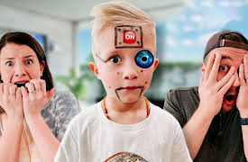 Lively Lewis Show: Levi Turns Into a Robot!