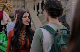 LALOLA season-1: LALOLA - Fuera de lugar