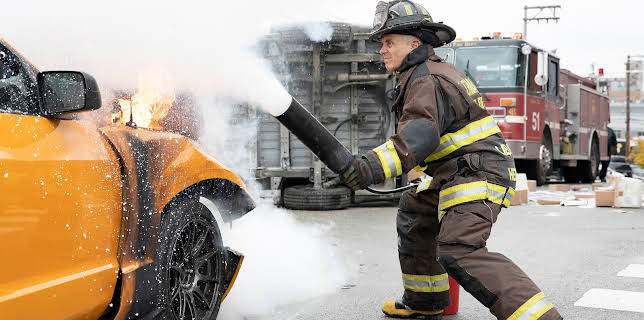 19:00: Chicago Fire (S8 E10) (S8) | Viasat Series | 12/5 2025