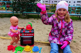 Super Polina Play: Learning Colors with Polina!