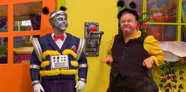 8:35 AM: Justin's House (S5) | Cbeebies | 12/17 2025