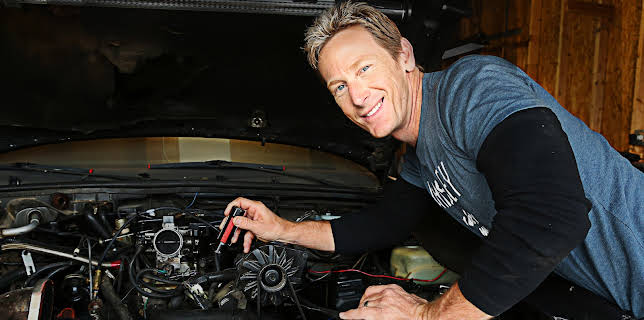 10:00 PM: Garage Squad (S8 E1) (S8) | Discovery Turbo | 12/1 2025