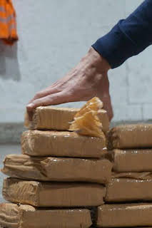 04:54: Control de fronteras: España: Episodio 3 | Discovery Max | 4/4 2026