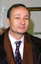 Fenton Bailey som Director