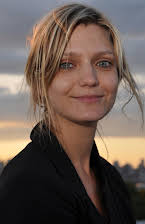 Sara Colangelo som Director