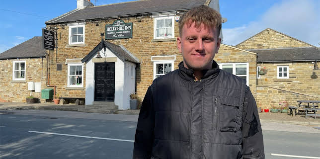 7:25 PM: Four in a Bed | More 4 | 2/15 2026