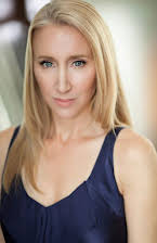 Jana Berengel as Singer