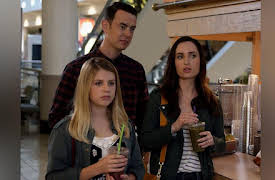 Life in Pieces Season 1: Sexting Mall Lemonade Heartbreak