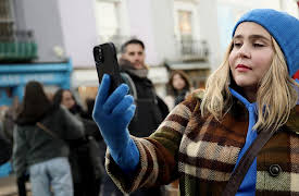 Twelve Dates 'til Christmas: 'Tis the Season