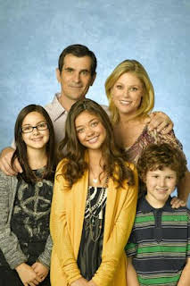 19:25: Modern Family (T1): Ep.1 Piloto | Comedy Central | 1/9 2026