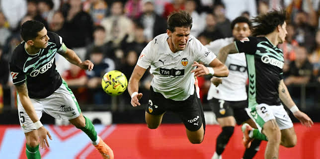 02:00: LaLiga EA Sports: Valencia - Sevilla | TV 2 Sport 1 | 12/8 2025