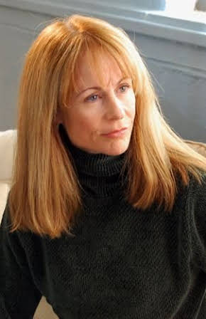 Glynnis O'Connor as Petra Wetzel