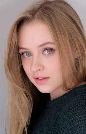 Emma Meisel as Steph Denisco