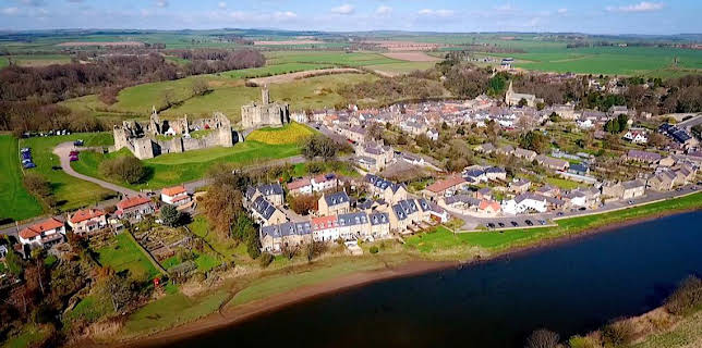7:30 PM: Pubs, Ponds and Power: The Story of the Village | BBC Four | 11/2 2025