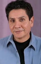 Robert Covarrubias como 