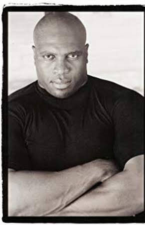 Lester Speight as 