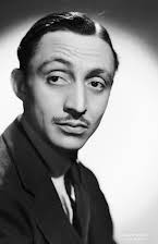 Mischa Auer como The Professor