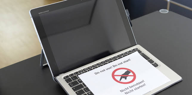 11:55: Geld her oder Daten weg! Wie Hacker die Wirtschaft erpressen | ZDFinfo | 10/29 2025