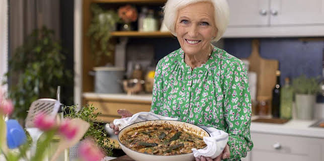 11:30 AM: Mary Berry - Love to Cook (S1 E1) (S1) | BBC One Scotland | 12/13 2025