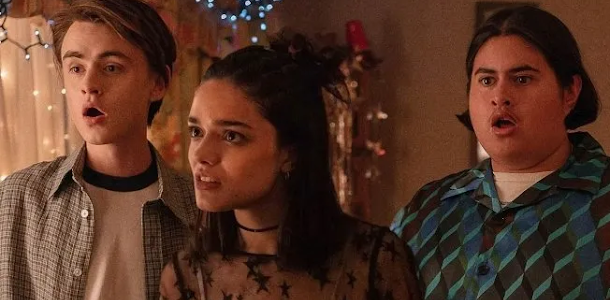 Y2K starring Rachel Zegler has released official trailer.