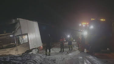 11:00 PM: Ice Road Rescue | Nat Geo Wild | 4/8 2026