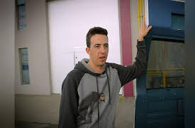 Alternative Dwellings: Wheelchair Van Converted into Functional Stealth Minivan Camper.