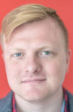 Jordan Beck som Olsen /  
            Shopkeeper 
  
  
  (voice)